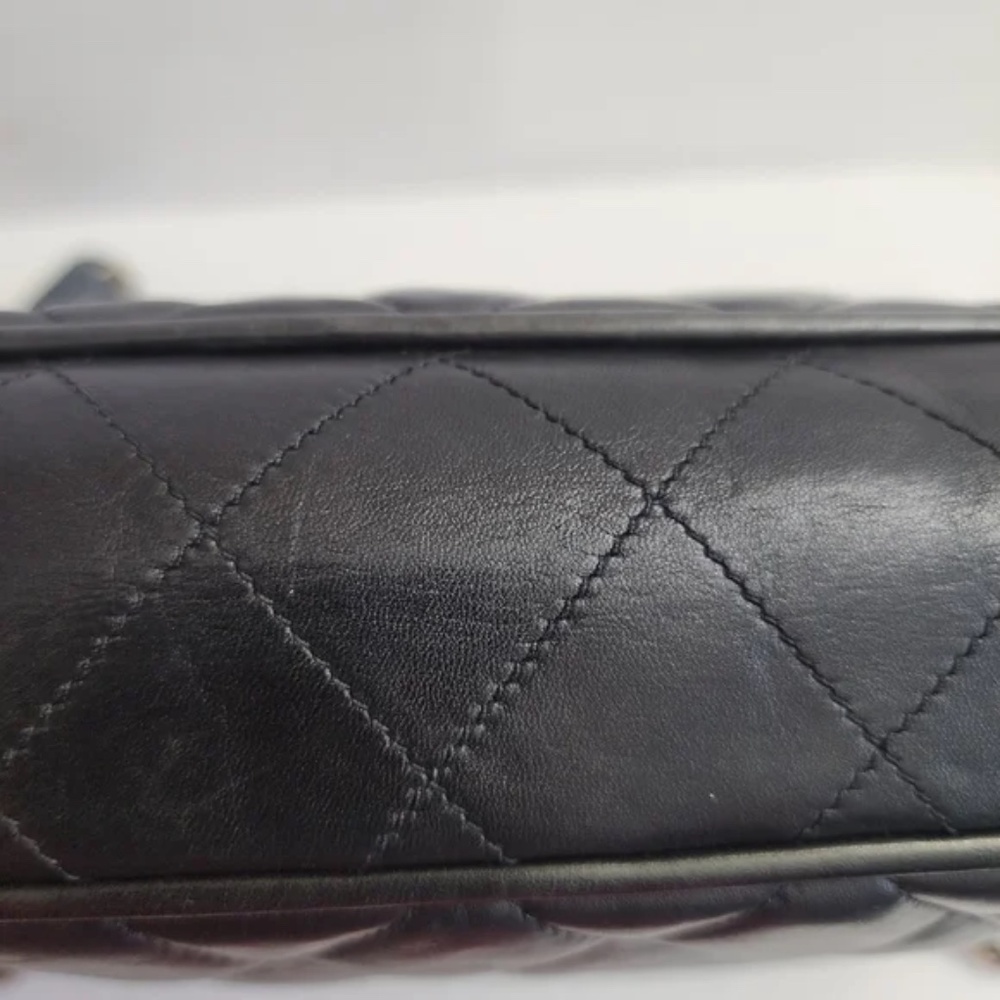 Authentic vintage CHANEL black quilted Matelasse lambskin tote bag with COA - Picture 7 of 16